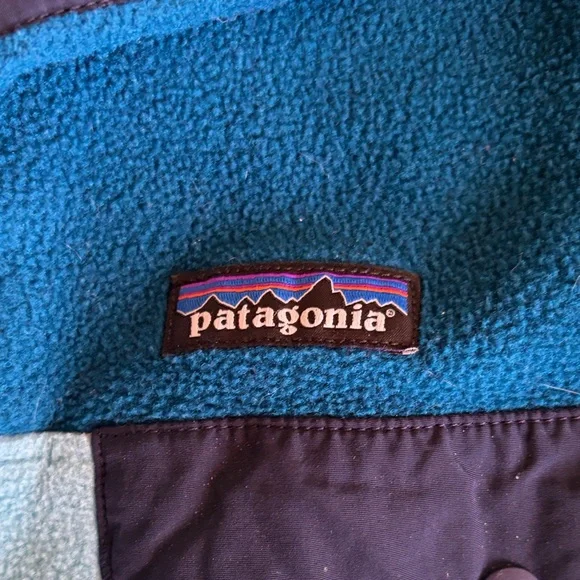 Patagonia Two-Tone Blue Crewneck Fleece Pullover - Picture 2 of 5